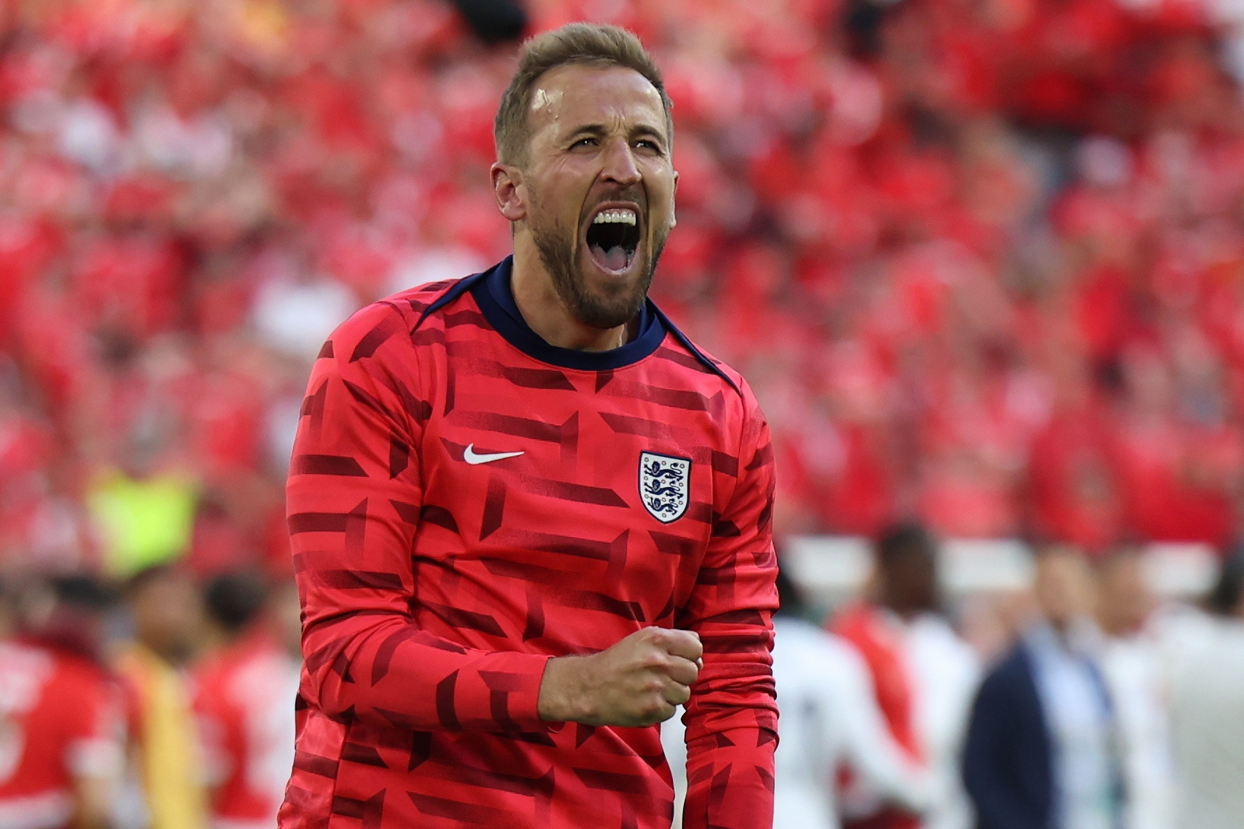 凯恩迎来十五赛季出色发挥，澳大利亚队观众热烈欢呼！全场沸腾不已的简单介绍